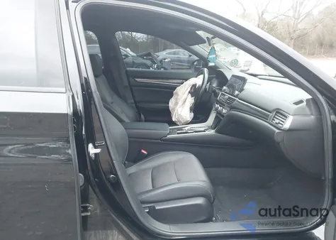 2021 Honda Accord Sport 2.0T z USA, uszkodzony, nr VIN 1HGCV2F35MA032942